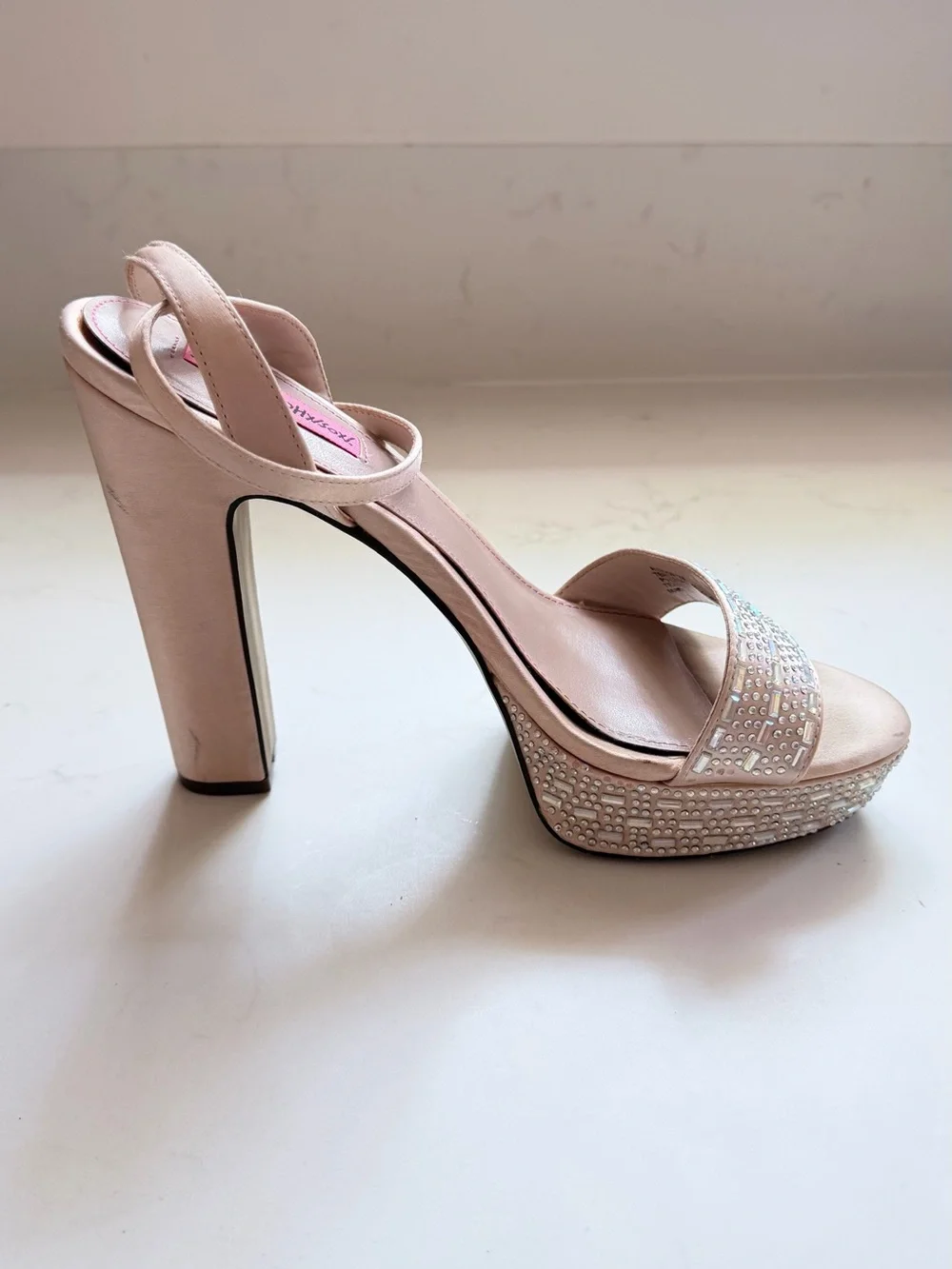 Betsey Johnson gorgeous betsey